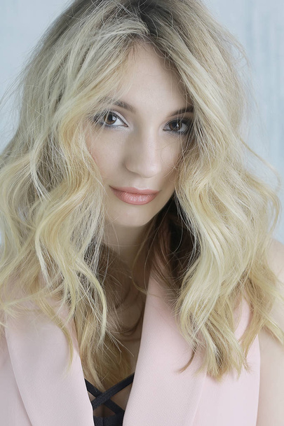 fashion portrait of beautiful young model, closeup, attractive blonde woman - Foto, immagini