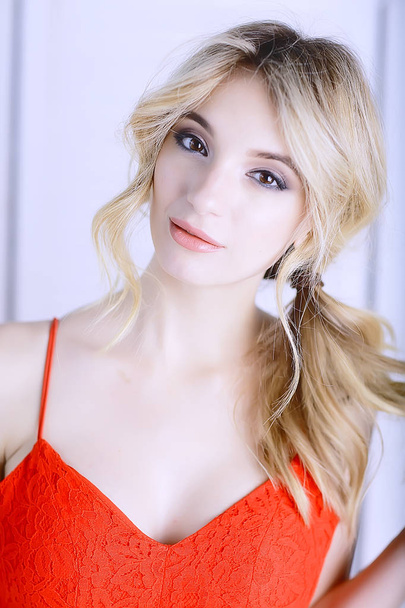 beautiful young model with professional makeup, attractive blonde young woman , closeup - Foto, Imagen