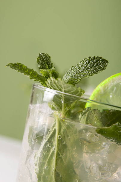 cropped image of  refreshing mojito cocktail - Foto, imagen