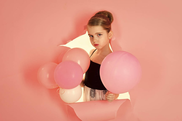 Birthday happiness in childhood, look. birthday party balloons and happy girl - Foto, Bild