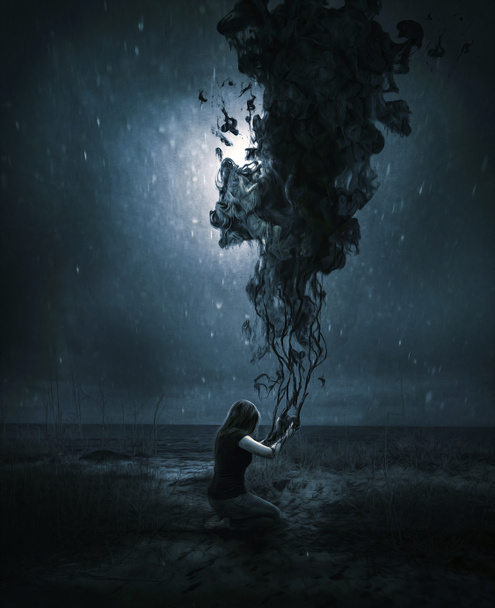 Kobieta oferuje chmura ciemności - Zdjęcie, obraz