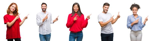 Collage chinesischer, indischer, hispanischer Menschen vor isoliertem Hintergrund, die lächelnd in die Kamera blicken und mit zwei Händen und Fingern zur Seite zeigen. - Foto, Bild