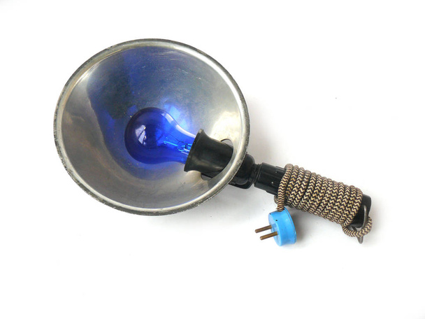 blaue Lampe, medizinische Lampe, medizinische blaue Lampe, Vintage-Lampe, blau schwarz, Metalllampe, Glaslampe, UV-Lampe, Sowjet-Vintage, ussr, Kopfstockbild, Nostalgieshop - Foto, Bild
