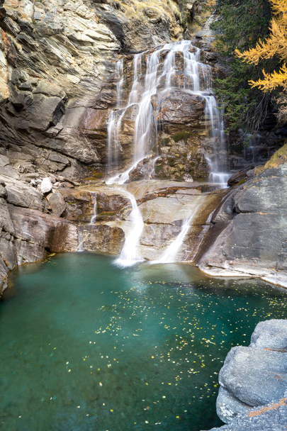 Wasserfall von lillaz, in italien, cogne, aosta tal - Foto, Bild
