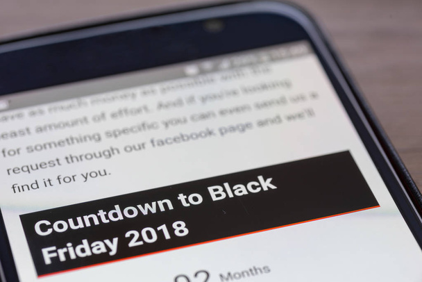 Cuenta atrás para el primer plano de la pantalla del teléfono inteligente de texto Viernes Negro 2018
 - Foto, Imagen