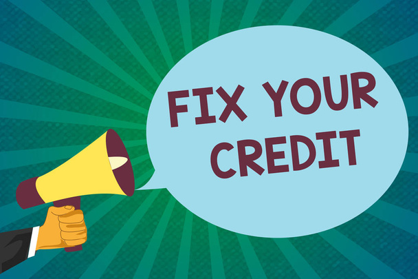 Word tekst intoetsen uw krediet repareren. Businessconcept voor Keep saldi laag op creditcards en andere credit - Foto, afbeelding