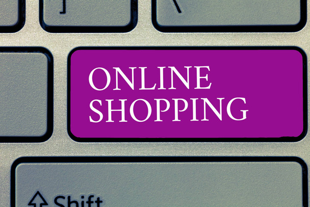 Conceptuele handschrift tonen Online winkelen. Zakelijke foto tekst stelt consumenten in staat om hun goederen te kopen via het internet - Foto, afbeelding