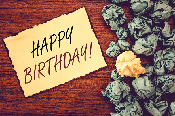 Szó szöveg írása boldog születésnapot. Üzleti koncepció a személy születési évfordulóját ünneplik bemutatja - Fotó, kép