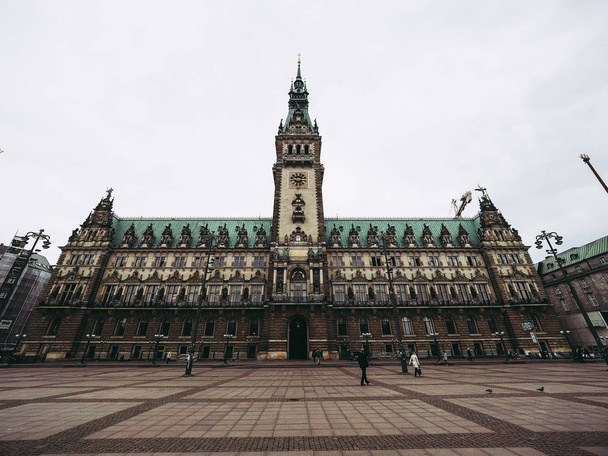 Гамбурзі - Circa травня 2017: Гамбург Rathaus (ратуша) в Альтштадт (Старе місто) - Фото, зображення