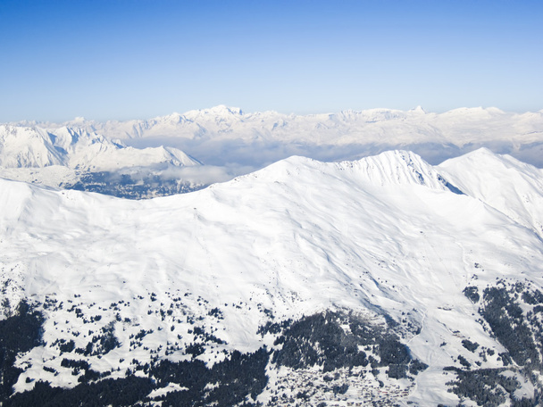View to skiing resort in Lenzerheide, Grisons, Switzerland - Foto, imagen