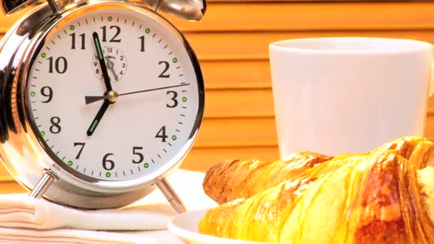 Haciendo tiempo para el desayuno
 - Metraje, vídeo