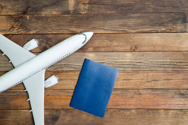 airplane and passport - Foto, Bild