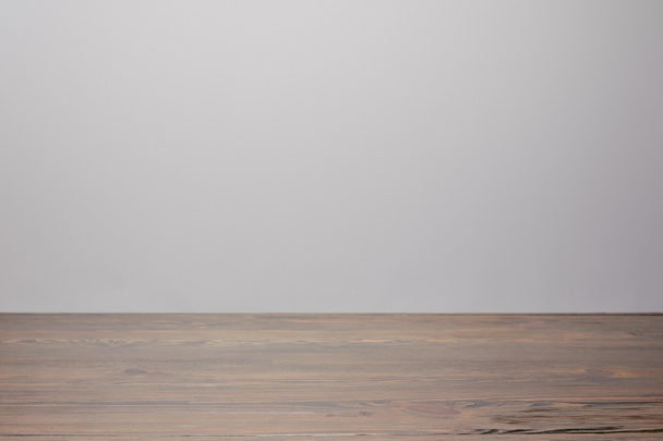 Tablero gris madera aislado en blanco
 - Foto, Imagen