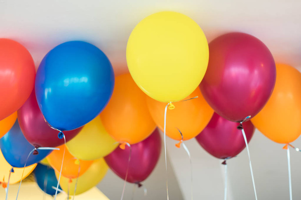 Abstract colorful balloons for happy celebration party background - Foto, Bild