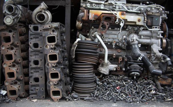 Otomotiv parçaları ve motoru tamir dükkanı - Fotoğraf, Görsel