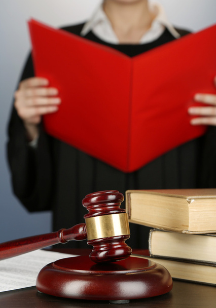 Judge read verdict on purple background - Photo, Image
