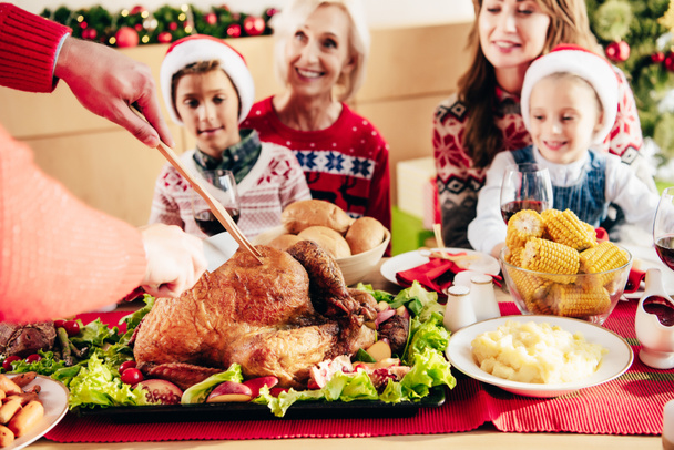 vágott ember vágás nyaralás Törökország képe, a karácsonyi vacsora, boldog családi asztalnál  - Fotó, kép