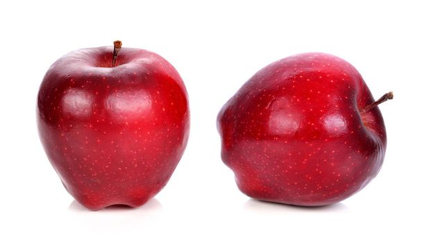 manzana roja sobre un fondo blanco - Foto, imagen