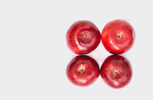Ripe red apples. Autumn harvest of fruits - Фото, зображення