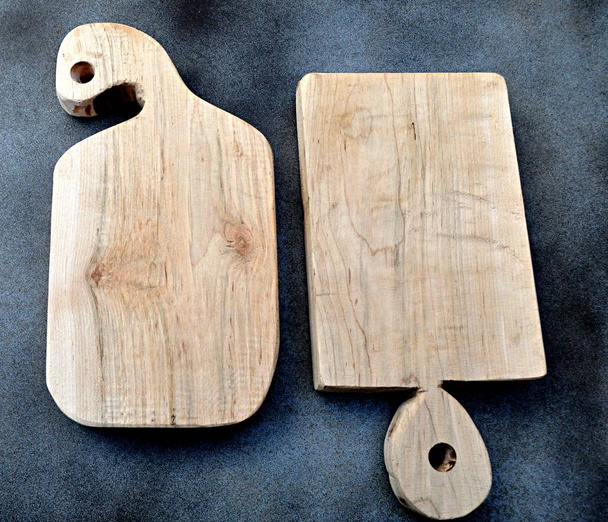 Dwie drewniane deski tnące - Zdjęcie, obraz