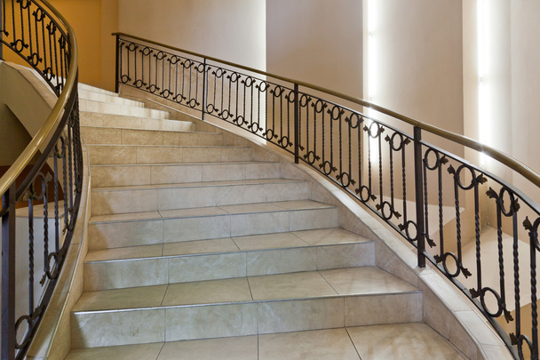 Escalera curvada
 - Foto, Imagen