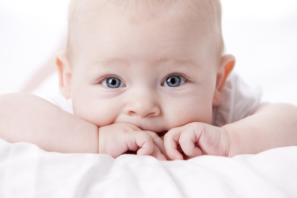 Headshot of a caucasian baby girl - Foto, afbeelding