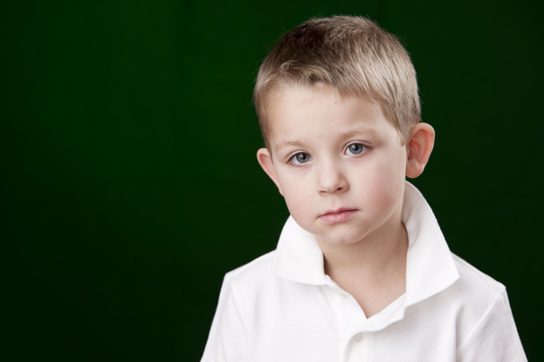Sad caucasian little boy - Foto, afbeelding