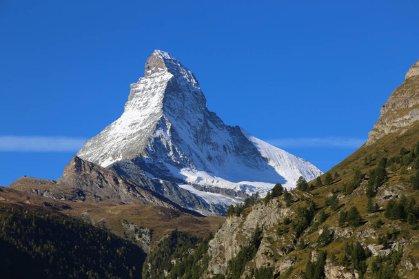 A svájci-olasz határon híres hegy Matterhorn (csúcs Cervino) - Fotó, kép