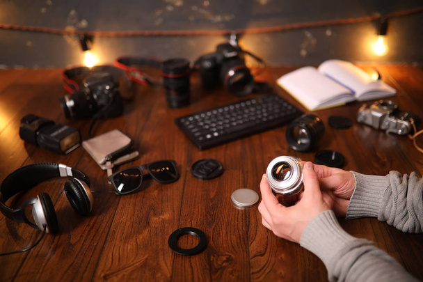 La scrivania dei fotografi, accessori per fotocamere digitali
 - Foto, immagini