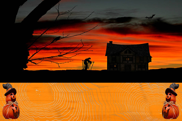 Fondo de celebración de Halloween una mesa de madera de color naranja calabaza cubierta de telarañas con calabazas con un sombrero de bruja y un paisaje de casa de terror
 - Foto, imagen