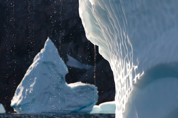 Melting Iceberg - Scoresby Sound - Greenland - Foto, afbeelding