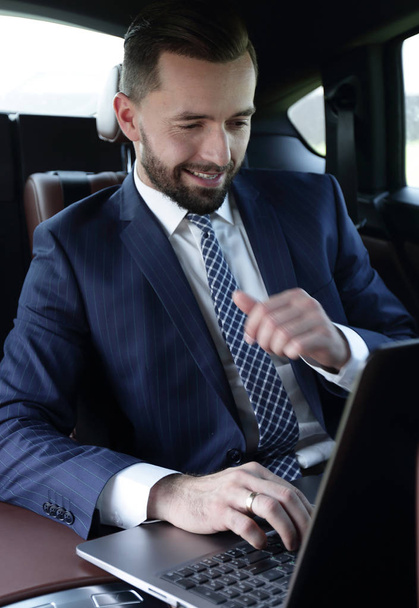 Business people use a laptop - Photo, image