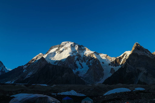K2 ja Broad Peak Concordia Karakorum Mountains Pakistan
 - Valokuva, kuva