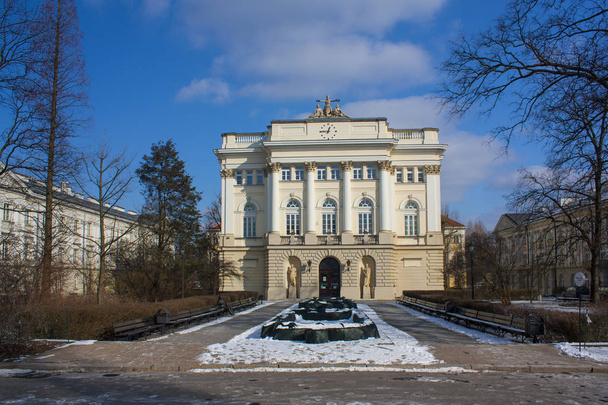 Varşova, Polonya - 24 Şubat 2018: Bina, Collegium Novum in, eski Varşova Üniversitesi Kütüphanesi bilinen - Fotoğraf, Görsel