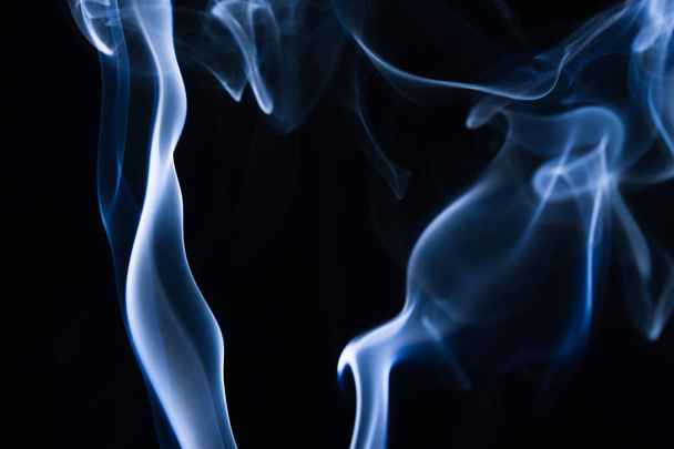 Fumo astratto su sfondo nero - Foto, immagini