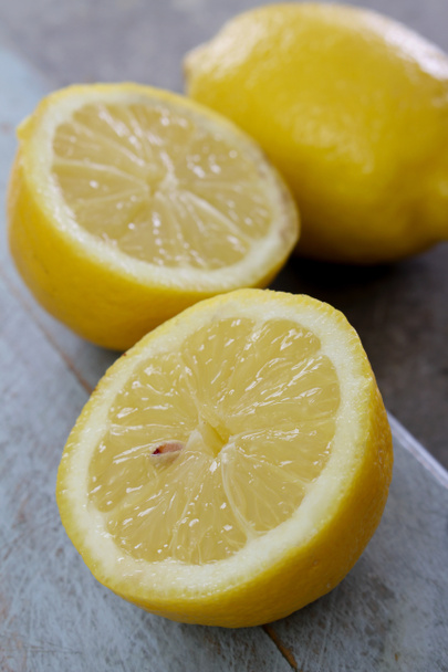 Příprava zdravé čerstvé citrony - Fotografie, Obrázek