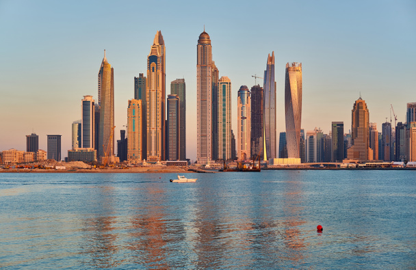 Birleşik Arap Emirlikleri Dubai marina günbatımı manzarası - Fotoğraf, Görsel