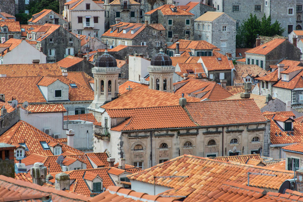 Дубровник-Хорватська місто на узбережжі Адріатичного моря. Це один з найбільш відомих туристичних місць в Середземне море, на морський порт і центр Дубровника Неретва округу. У 1979 році місто Дубровник приєднався до списку ЮНЕСКО світу Heri - Фото, зображення