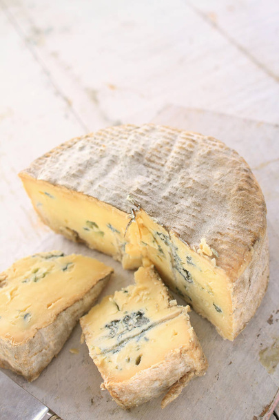 estilo artison queso azul
 - Foto, imagen