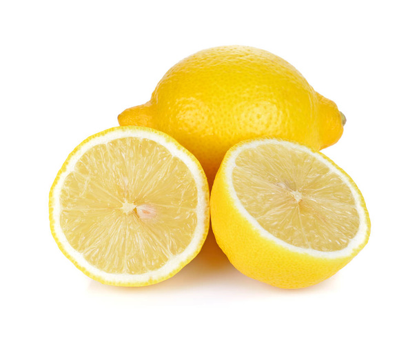 citrom elszigetelt fehér alapon. - Fotó, kép