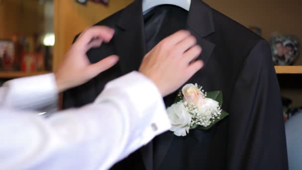 Весільний костюм Hd
 - Кадри, відео