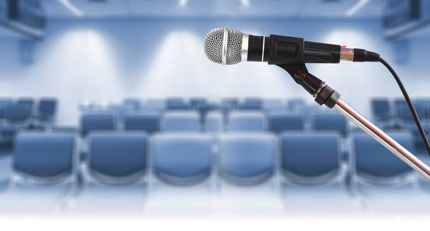 Gros plan du Microphone sur le stand dans la salle de conférence
 - Photo, image