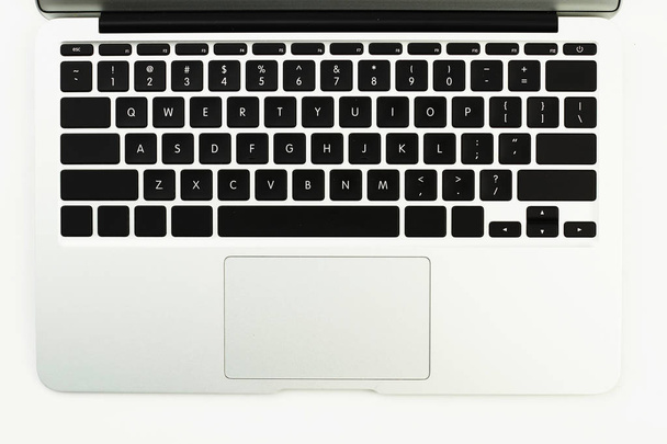 Tastiera di primo piano di computer portatile, immagine verticale
. - Foto, immagini