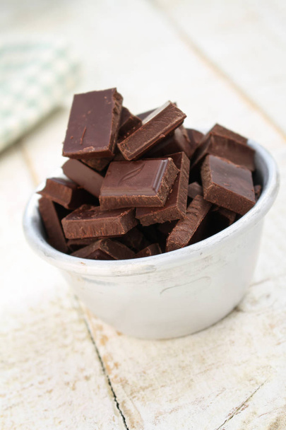 volné kousky čokolády dezert - Fotografie, Obrázek
