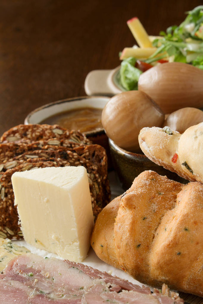 Almoço de lavrador de queijo misto
 - Foto, Imagem