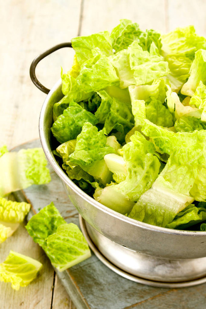 feuilles de salade fraîches savoureuses
 - Photo, image