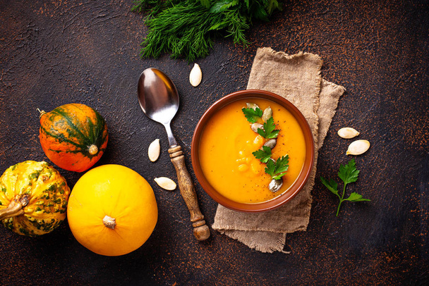 Vegetariánská podzimní dýňová polévka  - Fotografie, Obrázek