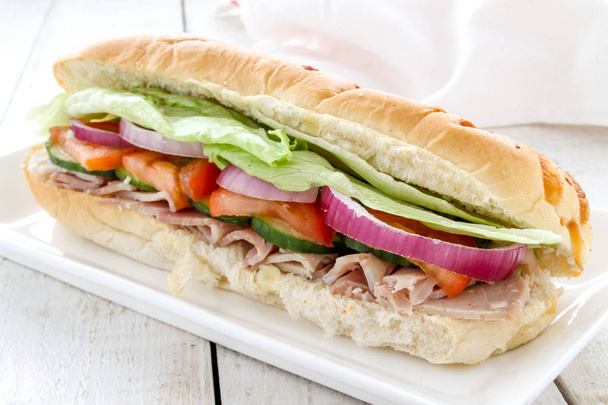 vers gemaakte sub sandwich - Foto, afbeelding