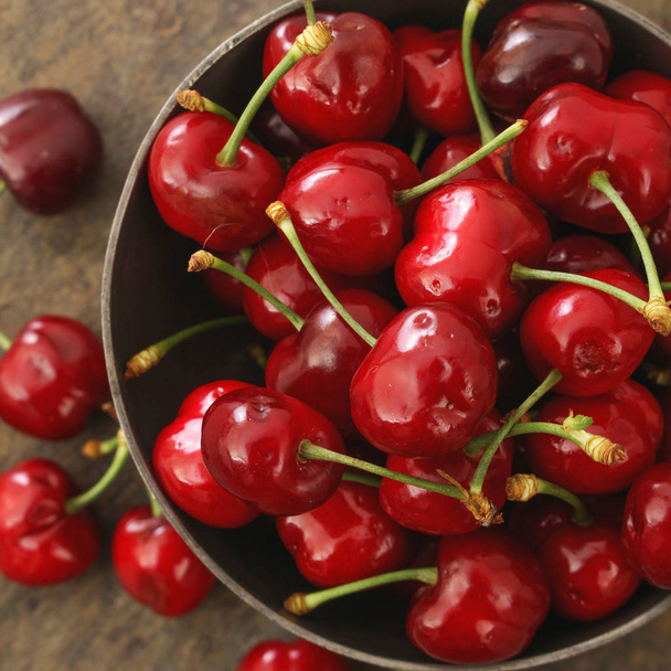preparing fresh red cherries - Photo, Image