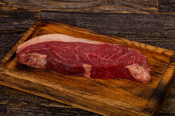 Ham sığır eti biftek Striploin Kara Angus - Fotoğraf, Görsel